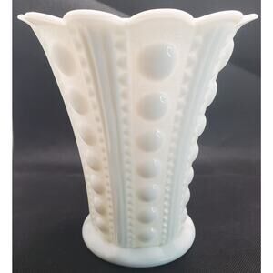 Vtg McKee Early American Zipper & Button Milk Glass Vase Perfect Condition 7"